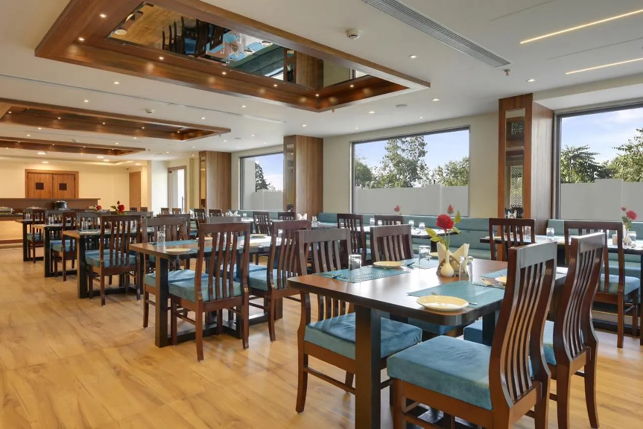 ****  Hotel Khumani By Hills N Dunes Udaipur India